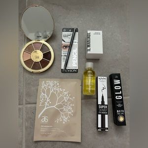 Lot of random makeup. NEW